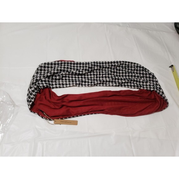 justin&taylor Infinity Scarf Houndstooth Black & White Burgandy Justin & Taylor - Picture 14 of 16